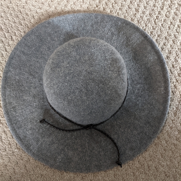 Hat - Picture 3 of 3